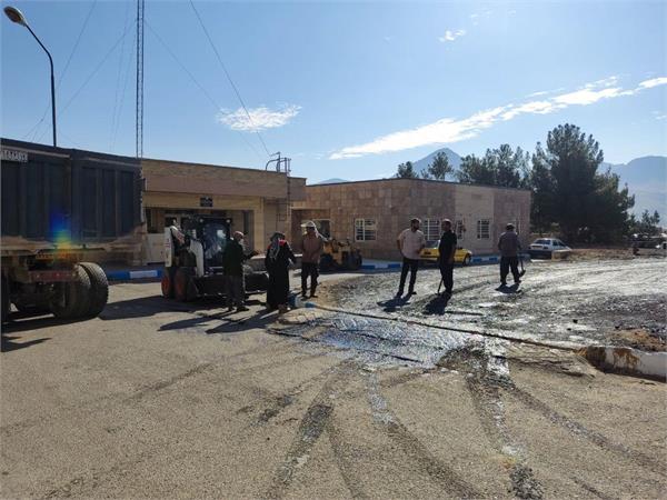 بهسازی و آسفالت محوطه پارکینگ